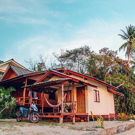 Bird Bungalows Haad Rin Exterior photo